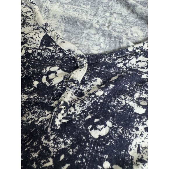 Ellen Tracy Womens XL Mixed Print Rayon/Spandex Top With Button Detail - Picture 4 of 5